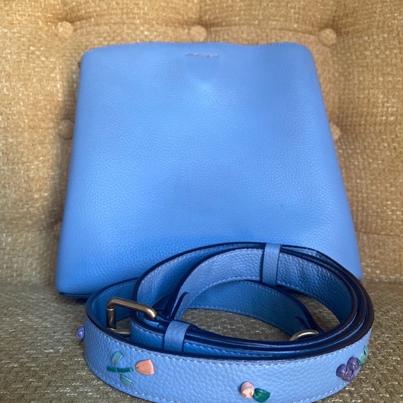 Coach Crossbody - Picture 2 of 4